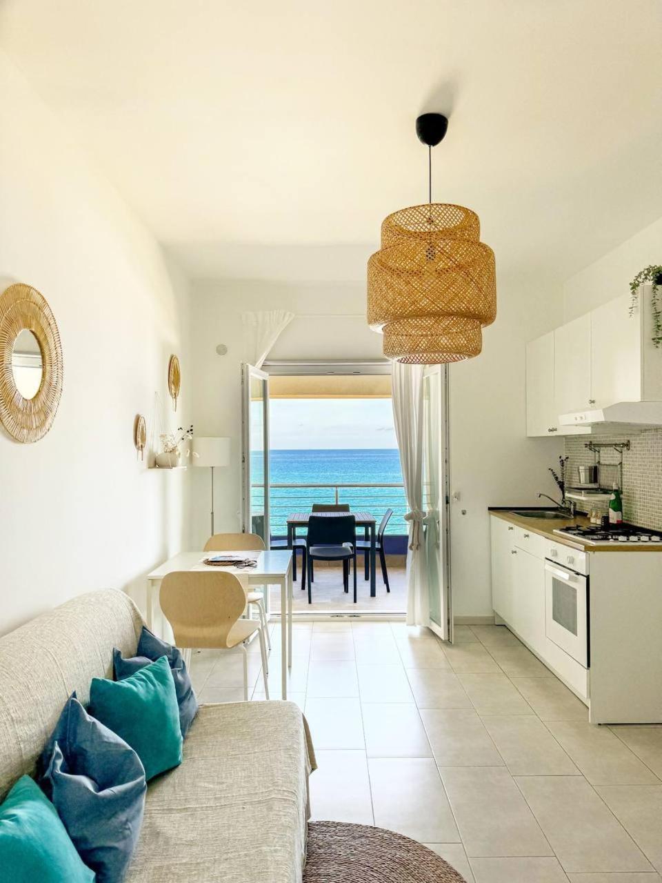 וילאפרנקה טירנה Appartamenti Vacanze Villa Meo מראה חיצוני תמונה