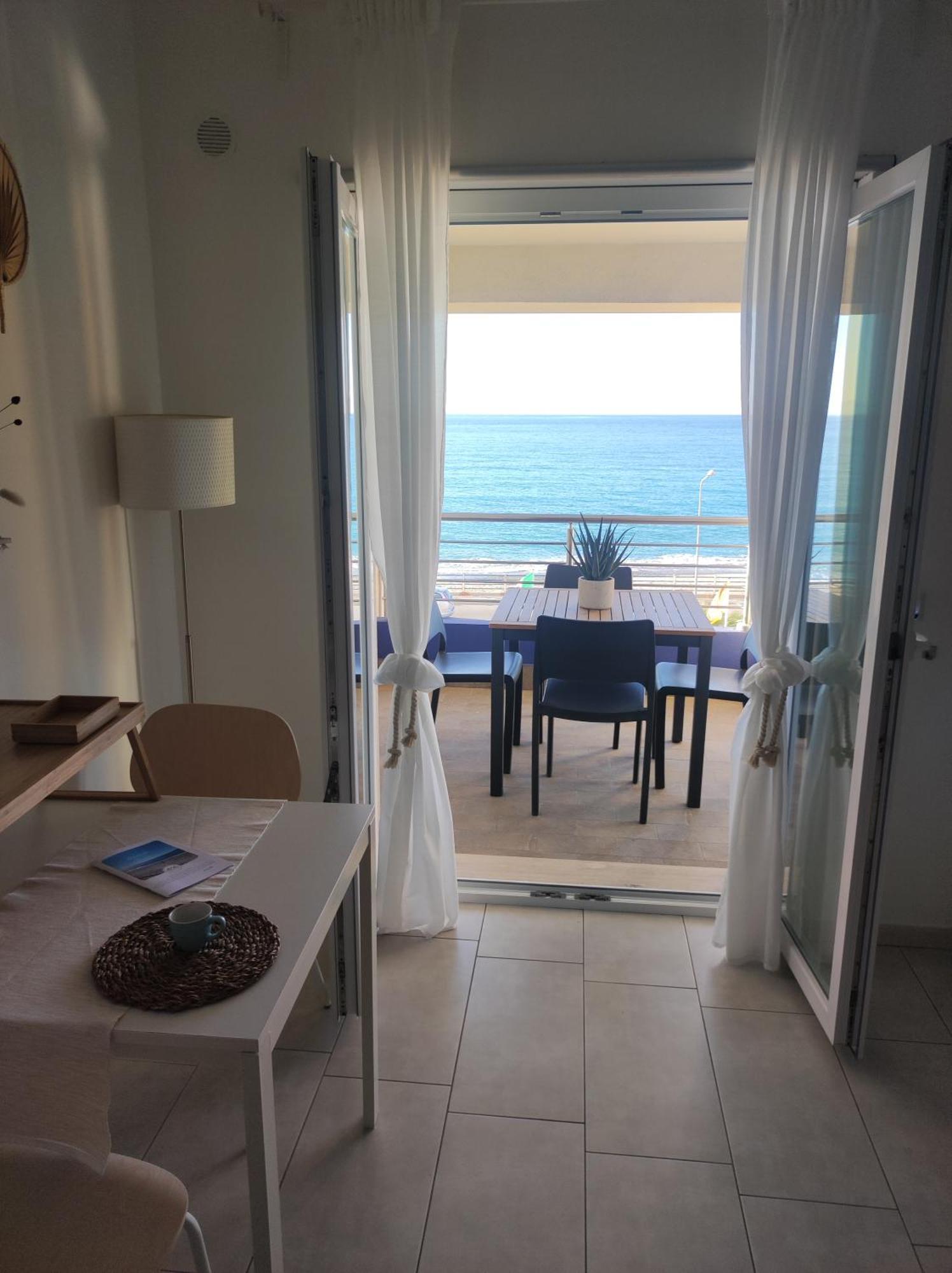 וילאפרנקה טירנה Appartamenti Vacanze Villa Meo חדר תמונה