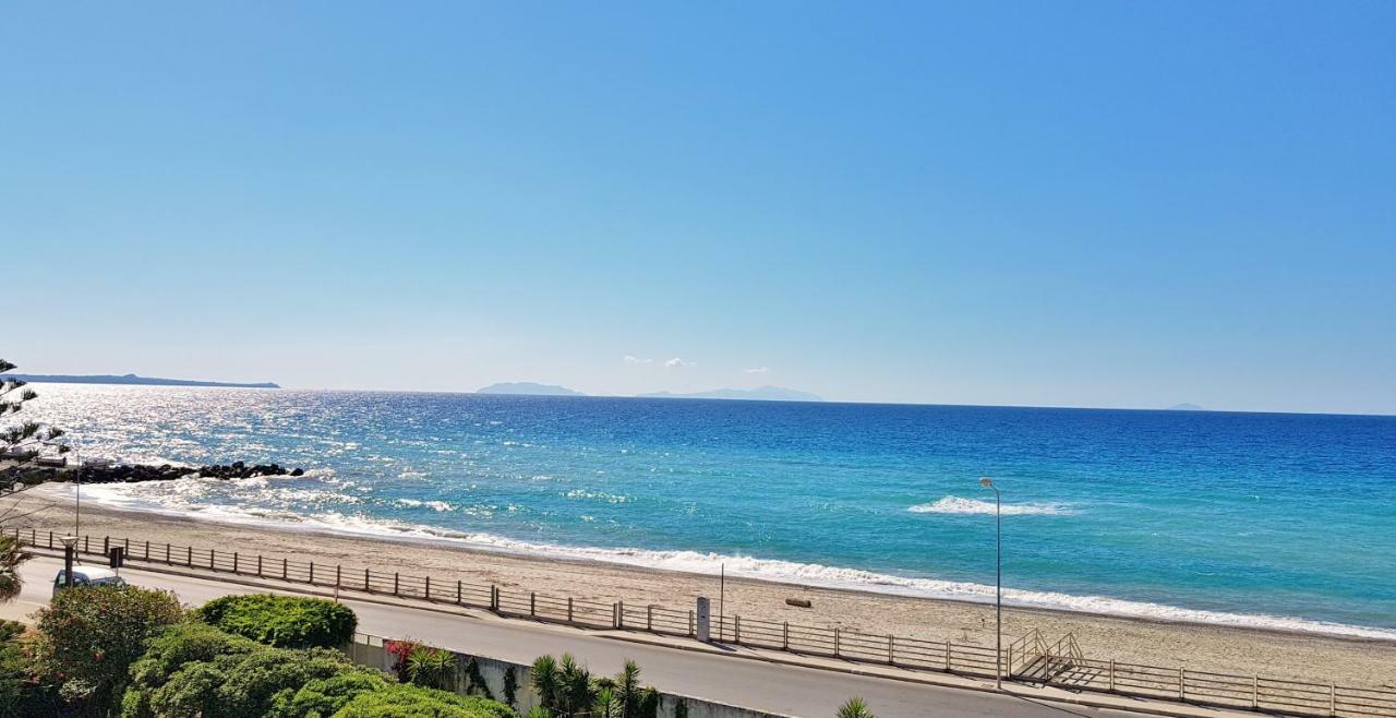 וילאפרנקה טירנה Appartamenti Vacanze Villa Meo מראה חיצוני תמונה